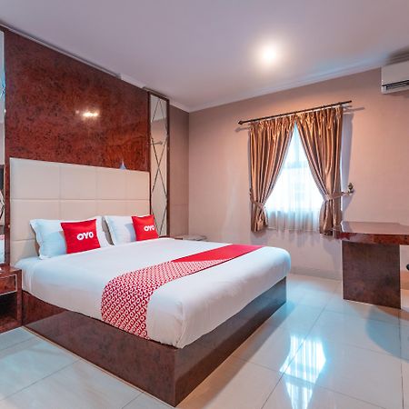 Vaccinated Staff - Oyo Flagship 2131 Hotel Binong Tangerang Dış mekan fotoğraf